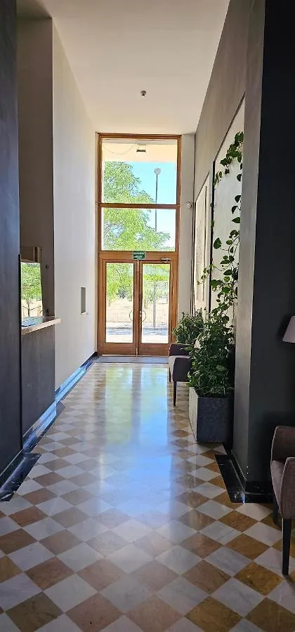 Apto Lux Sevilla 0*, Sevilha